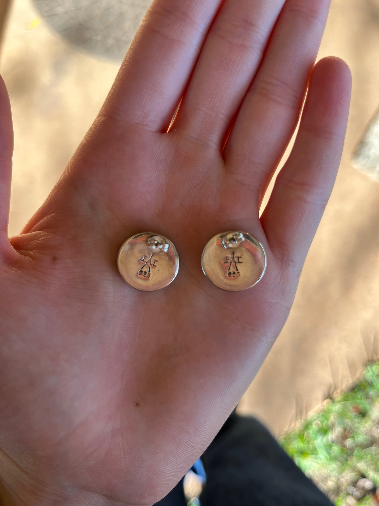 Round Inlay Stud Earrings