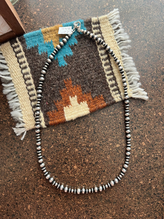 Alternating Navajo Pearl and Saucer Beaded Necklace