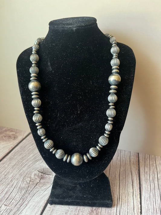 Navajo Pearl and Melon Style Beaded Necklace 18" with Extender