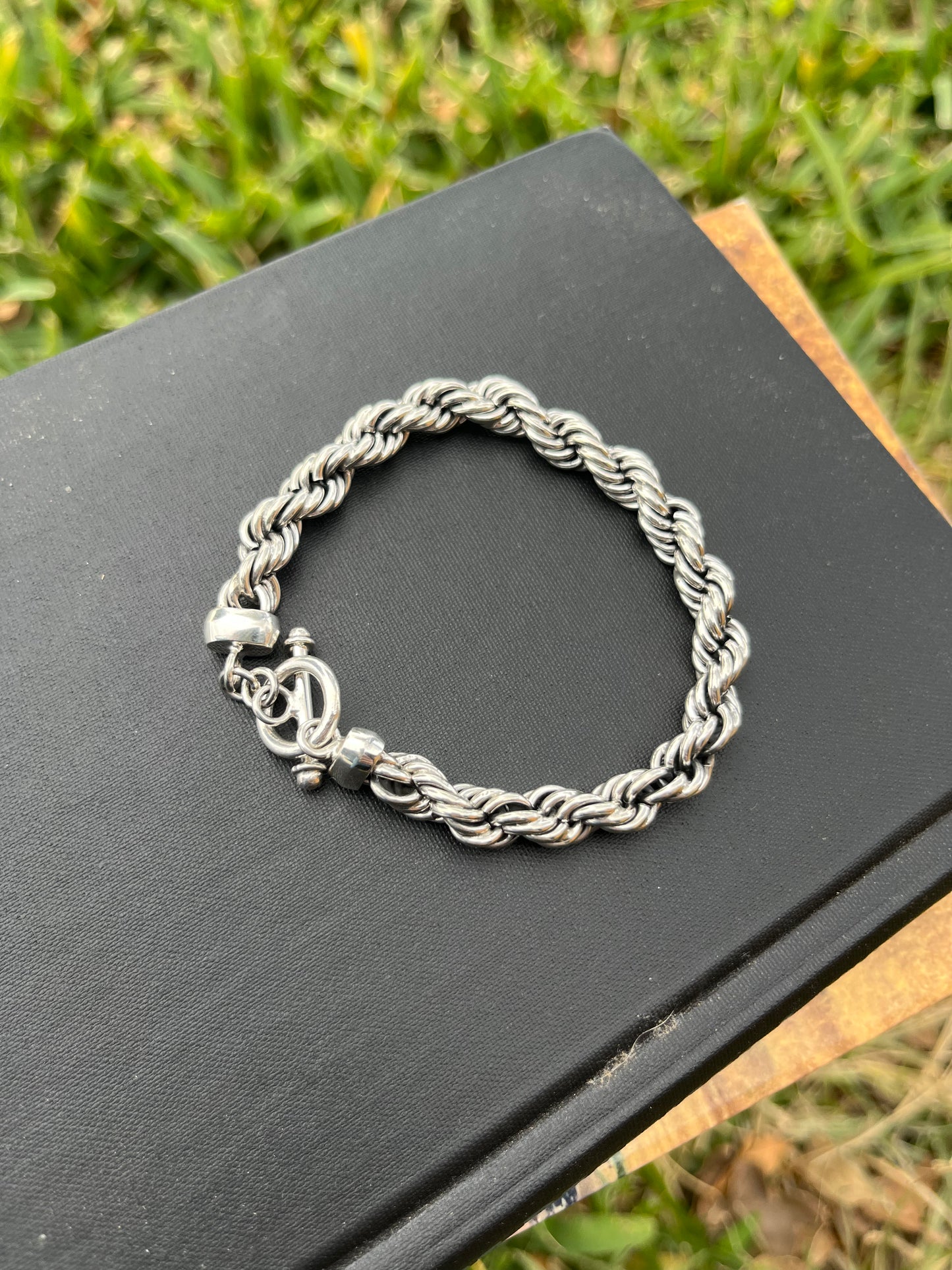 Toggle 7mm Twisted Wire Bracelet